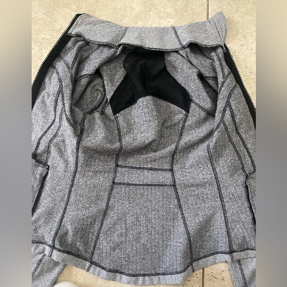 Lululemon Herringbone Full Zip Fitted Jacket Thumbholes Zip Pockets - Picture 8 of 13